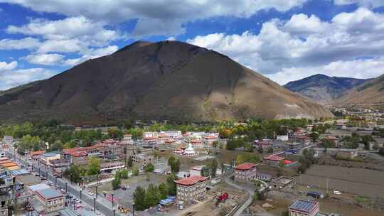 航拍四川甘孜新都桥甲根坝彩林秋景风光