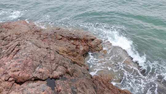 深圳海岸线-大梅沙礁石风起浪涌