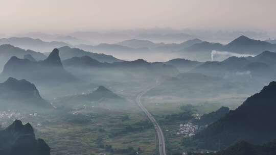 水墨喀斯特山峰地貌自然风光航拍