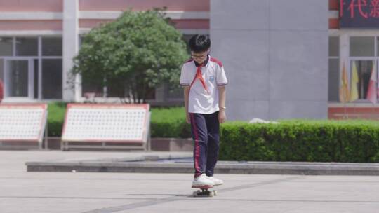 校园中小学生校园体育锻炼校园生活娱乐快乐