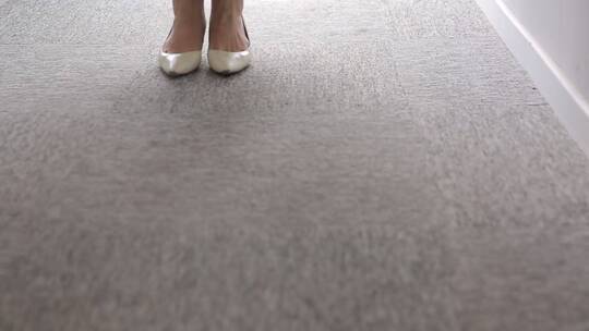 职场女性高跟鞋脚步 (4)