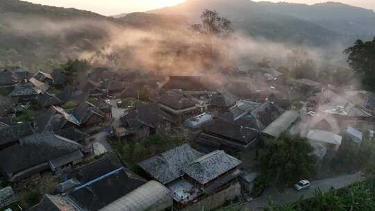 鸟瞰普洱景迈山翁基古寨民居清晨视频素材模板下载