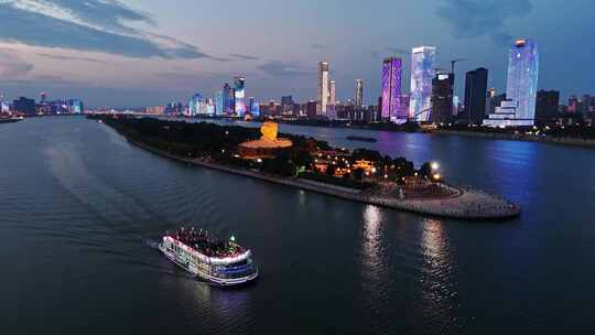 长沙红色景区橘子洲雕像蓝调夜景城市