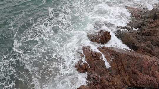 深圳海岸线-大梅沙礁石风起浪涌