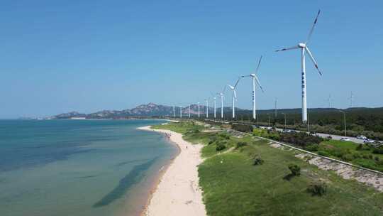 航拍海岸线风力发电
