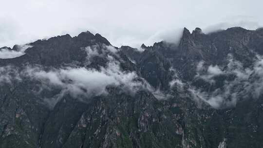 玉龙雪山云海延时摄影航拍