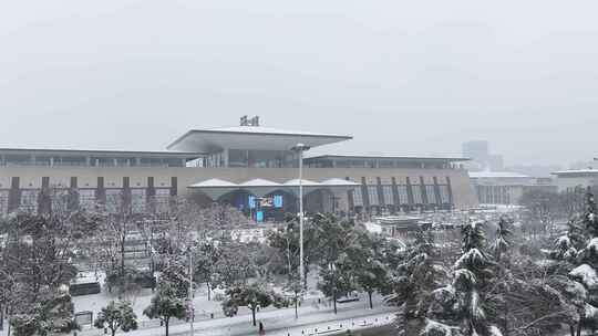 武昌站春运冰雪天气【长镜头】