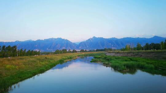 4K高清实拍渭南华县罗纹河湿地公园湿地湖水