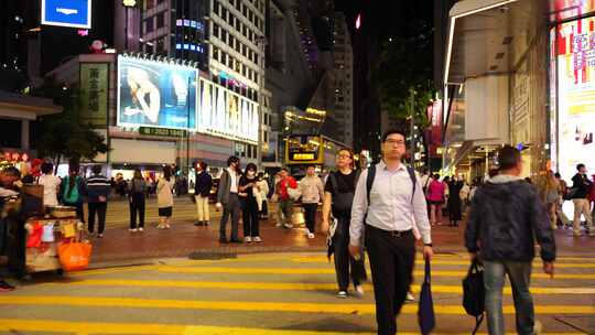 香港斑马线行人过马路红绿灯路口人行横道