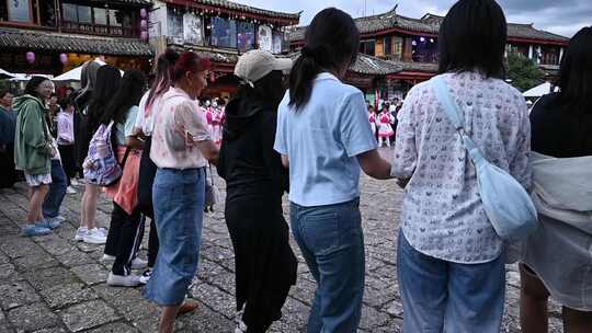 丽江古城篝火晚会