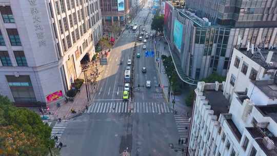 上海外滩南京东路航拍车流人流黄浦区风景城