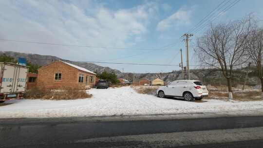 汽车视角下雪公路  车窗外风景 雪景