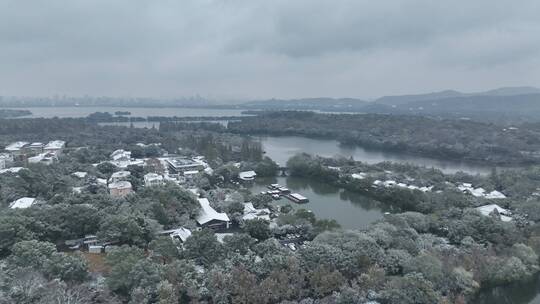 航拍西湖大雪