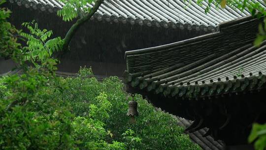 134 杭州 寺庙 古建筑 下雨天 屋檐 铃铛