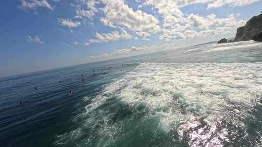 FPV穿越机无人机航拍海浪沙滩海岛云巴厘岛
