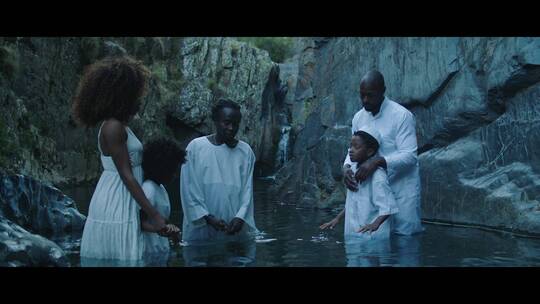 非洲人在山上洗礼