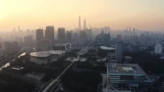 上海春季日出耶稣光光束航拍4K