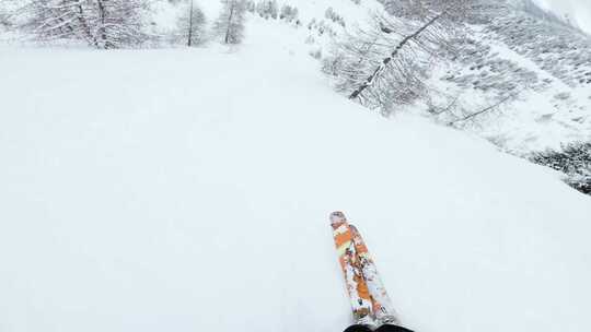 滑雪户外滑雪高山雪山极限运动阳光蓝天白云