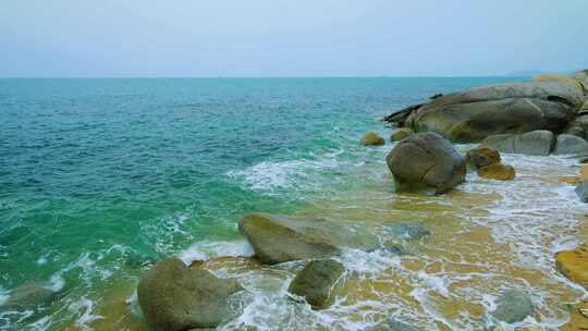 海边巨石礁石滩海滩