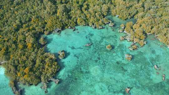 4k风景航拍蔚蓝海湾