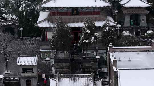 洛阳龙门石窟香山寺雪景