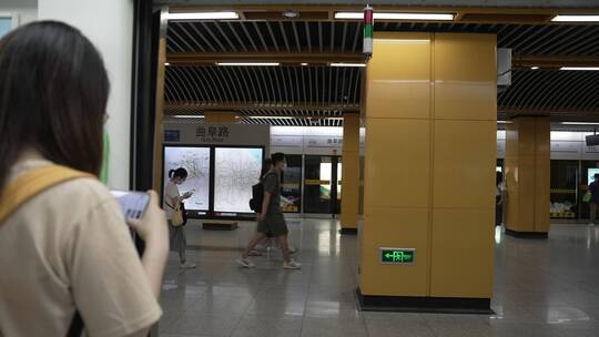 上海地铁内景视频素材模板下载