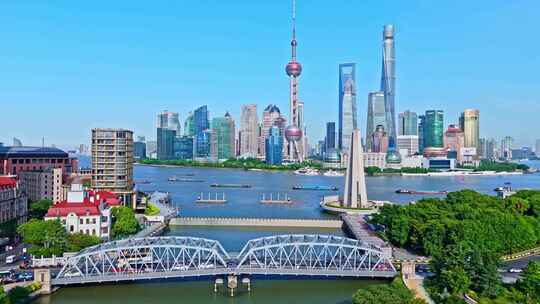 4k实时航拍上海外滩外白渡桥