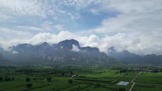 【4K航拍】云海  高山 麦田  南太行美景