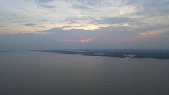 湖南岳阳洞庭湖日落晚霞夕阳西下航拍