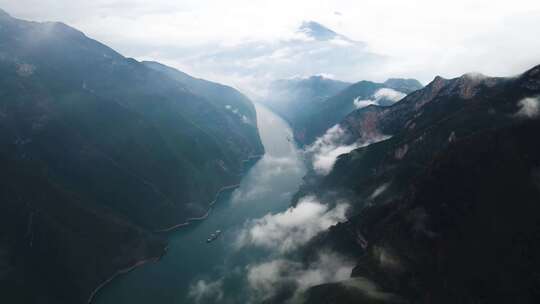 长江三峡瞿塘峡夔门三峡之巅云雾缭绕视频素材模板下载
