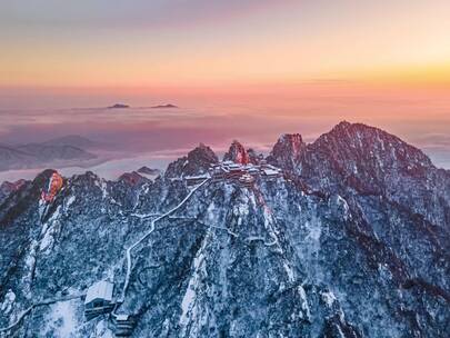 老君山金顶雪山云海日落晚霞航拍延时摄影