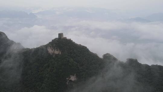 航拍雨后的北京密云司马台长城云海