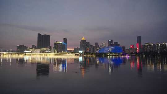 夜幕下浑河岸边的夜景和建筑视频素材模板下载