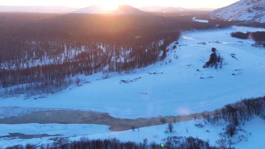 呼伦贝尔自然风光根河湿地冰河丛林夕阳雪景