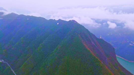 航拍三峡红叶