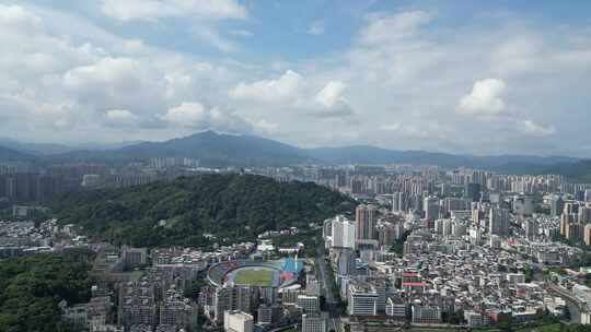 航拍福建城市天际线龙岩建设