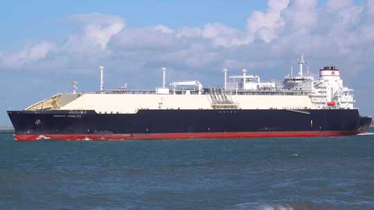 进出口贸易石油天然气运输船海运船航行