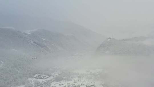 大雪过后的五台山