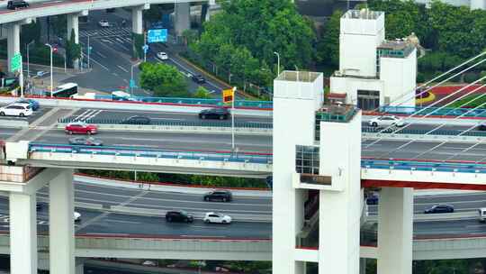 上海市黄浦区高楼大厦黄浦江南浦大桥桥梁车