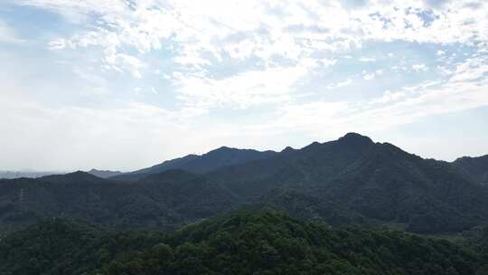 航拍晨曦中的西湖名胜风景区西湖群山