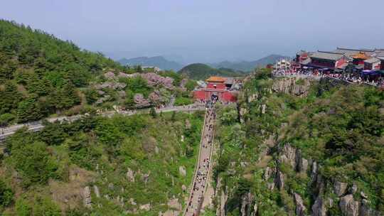 飞阅泰山十八盘