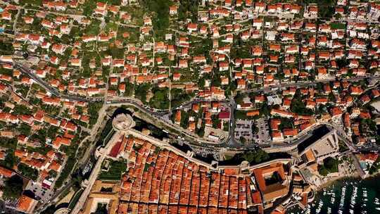 欧洲克罗地亚杜布罗夫尼克古城欧洲航拍船