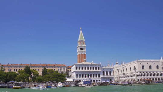 威尼斯河之旅圣马可钟楼和大教堂观光之旅视频素材模板下载