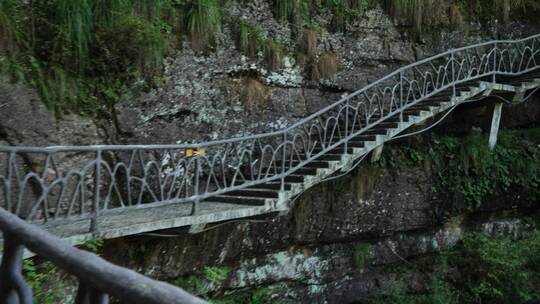 浙江绍兴新昌穿岩十九峰山上栈道