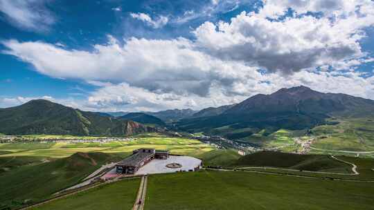 中国青海海北祁连县卓尔山风景区夏日流云