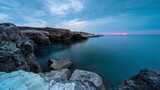 时间推移与岩石海岸的美丽晨景高清在线视频素材下载