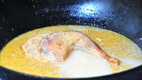 中餐家常菜烹饪铁锅炖鸡鸡汤热气美食