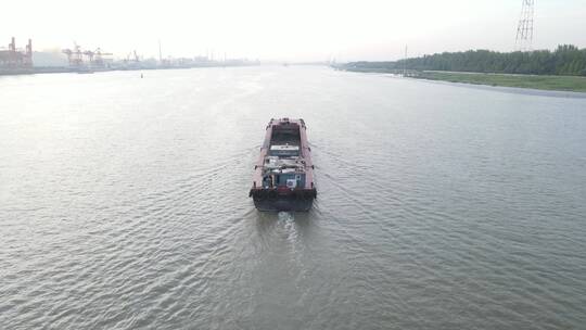上海黄浦江货轮4K航拍