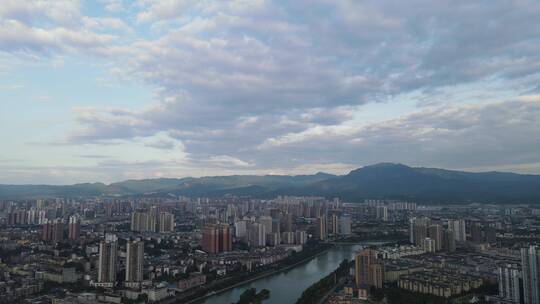 航拍 湖南 湘西 被山 包围 城市