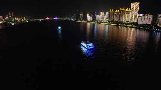 长江荣耀号灯光秀夜景航拍空镜头